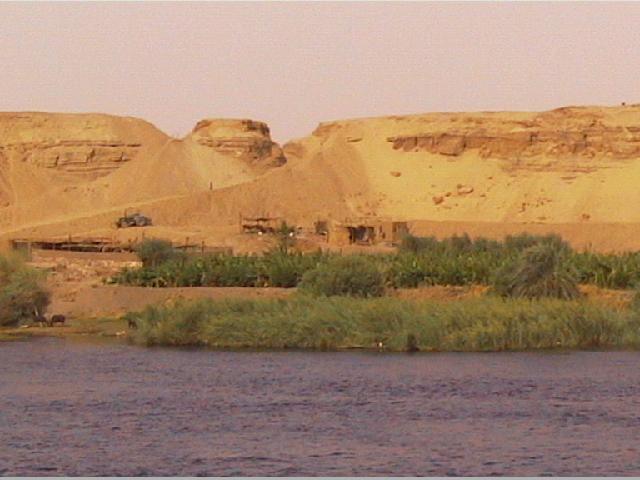 Nile River cca 100 km north of Asuan.