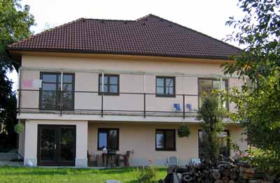 Nov� t��genera�n� d�m ze zahrady - F� (17 kB)