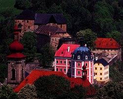 Hrad a z�mek Be�ov