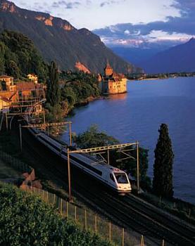 enevsk jezero, hrad Chilln a vlak nad mstekem Montreaux